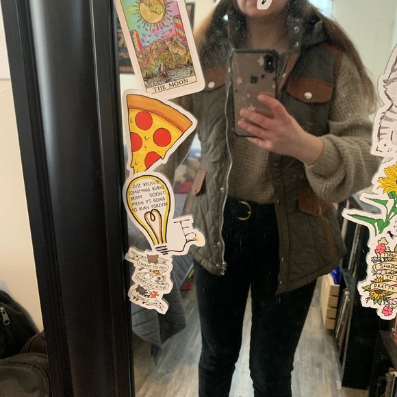 Olive Green Boutique Vest 💚 - Picture 2 of 5